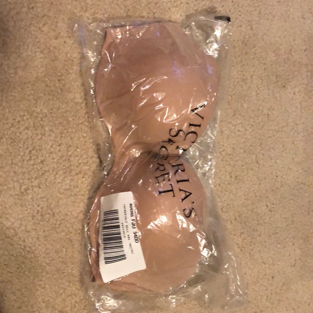 Victoria’s Secret Incredible Balconette Bra 34DD